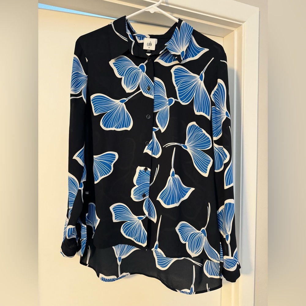 CAbi Regal Blouse #6080 - Spring 2022 - Size M